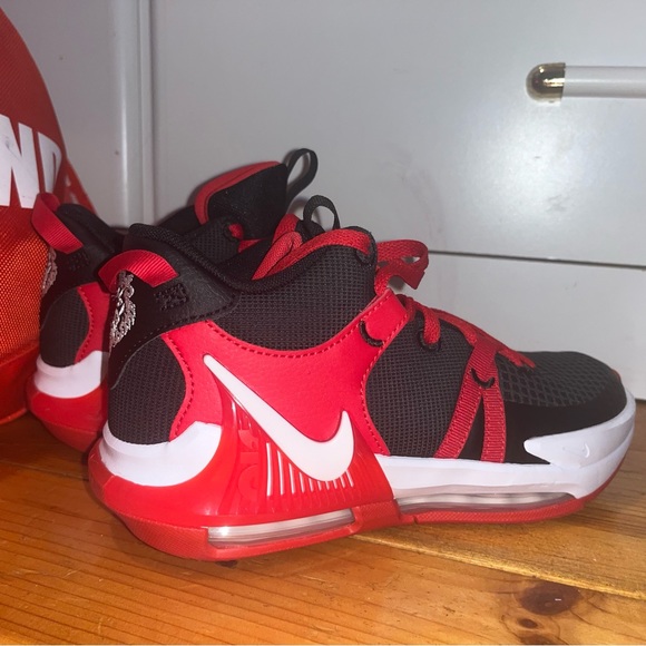 Nike Kids' Grade School Lebron
Witness 7 - Basketball Shoes - Red/Black - Picture 3 of 5